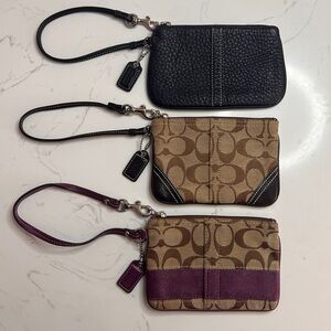 WINNER'S CHOICE Coach Vintage Corner Zip Wristlet, Limited Edition- EUC